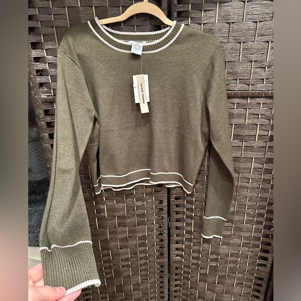 *NEW*Sz XL* Sweet Romeo* Tipped Crewneck Sweater